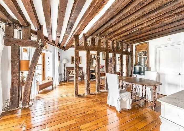 아파트 Ile Saint Louis - Quai D'orleans 2bdr By B'your 파리