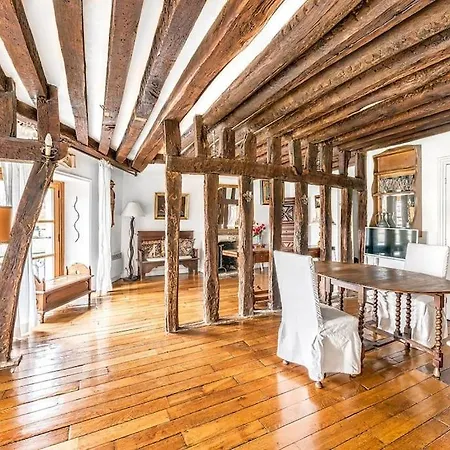 Apartamento Ile Saint Louis - Quai D'orleans 2bdr By B'your París