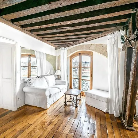 Ile Saint Louis - Quai D'orleans 2bdr By B'your Apartamento París