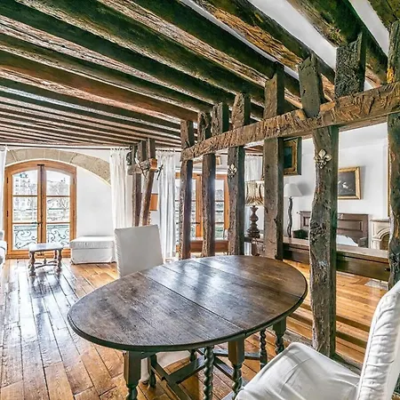 Ile Saint Louis - Quai D'orleans 2bdr By B'your Apartmán